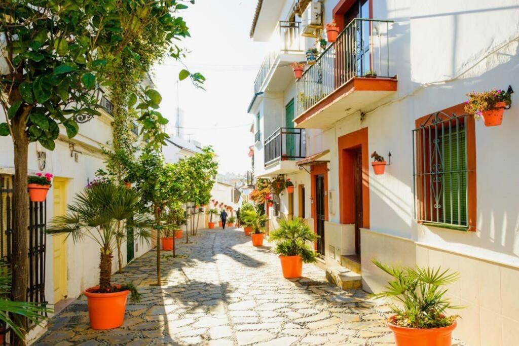 Beachfront Townhouse เอสเตโปนา ภายนอก รูปภาพ