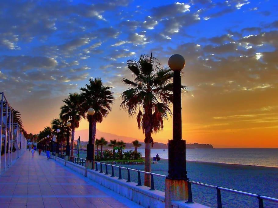 Beachfront Townhouse เอสเตโปนา ภายนอก รูปภาพ