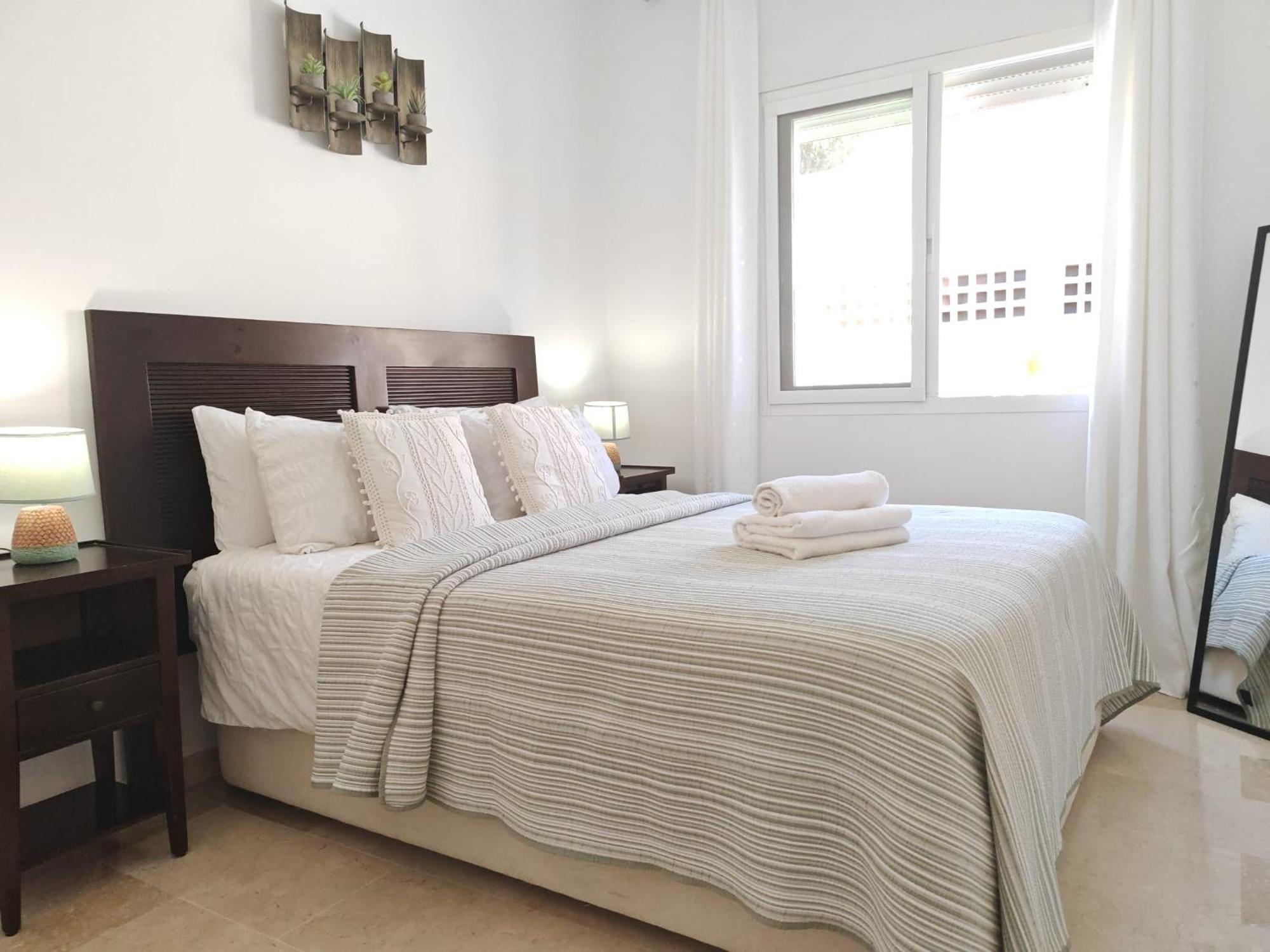 Beachfront Townhouse เอสเตโปนา ภายนอก รูปภาพ